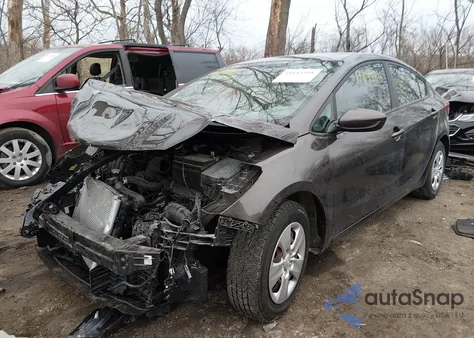 2017 Kia Forte Lx z USA, uszkodzony, nr VIN 3KPFK4A75HE109788